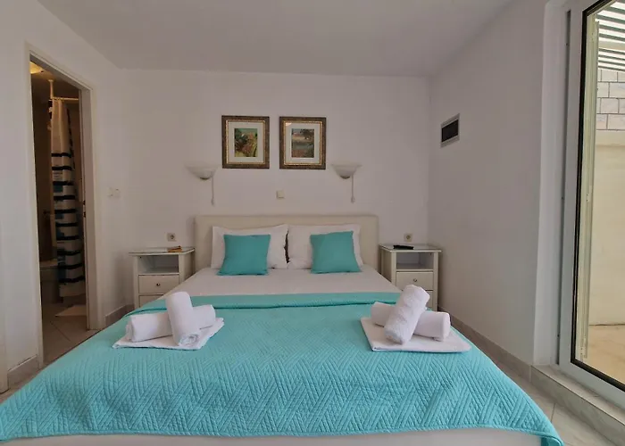 Apartament Kristonia *