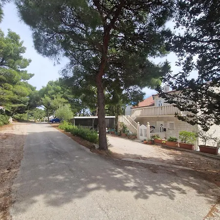 アパート Kristonia